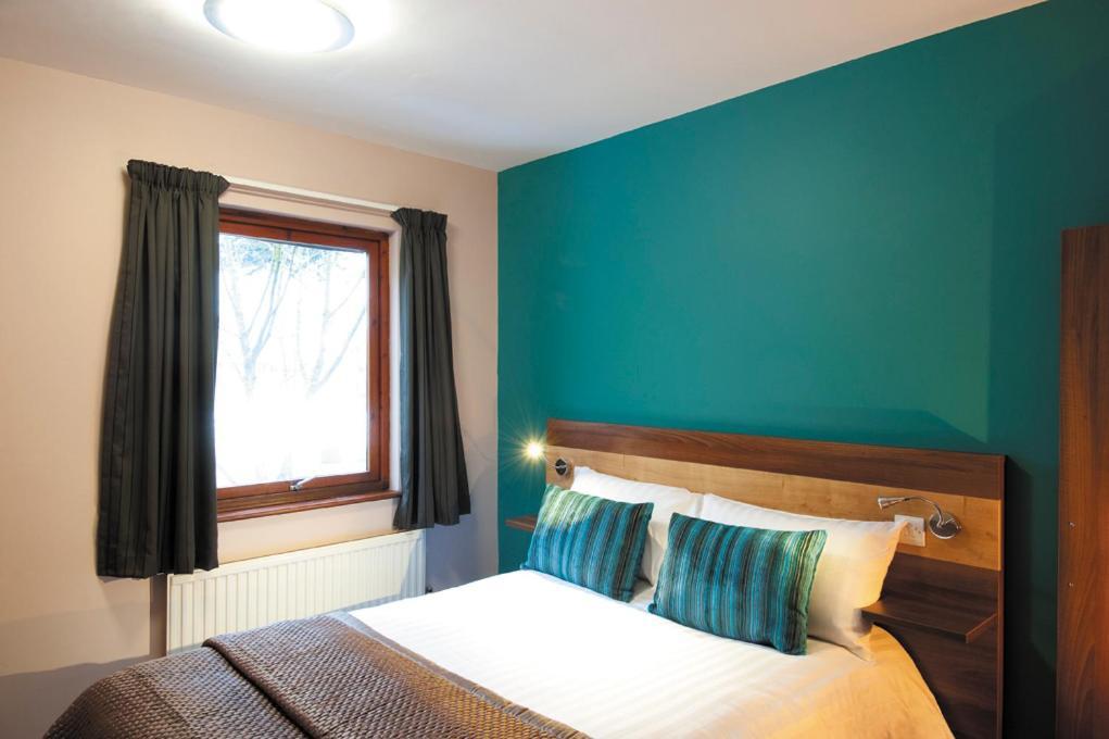 The Cedars Hotel Wokingham Δωμάτιο φωτογραφία